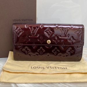 ❌SOLD!❌ ⭐️ LV Vernis Sarah Wallet in Amarante! ⭐️